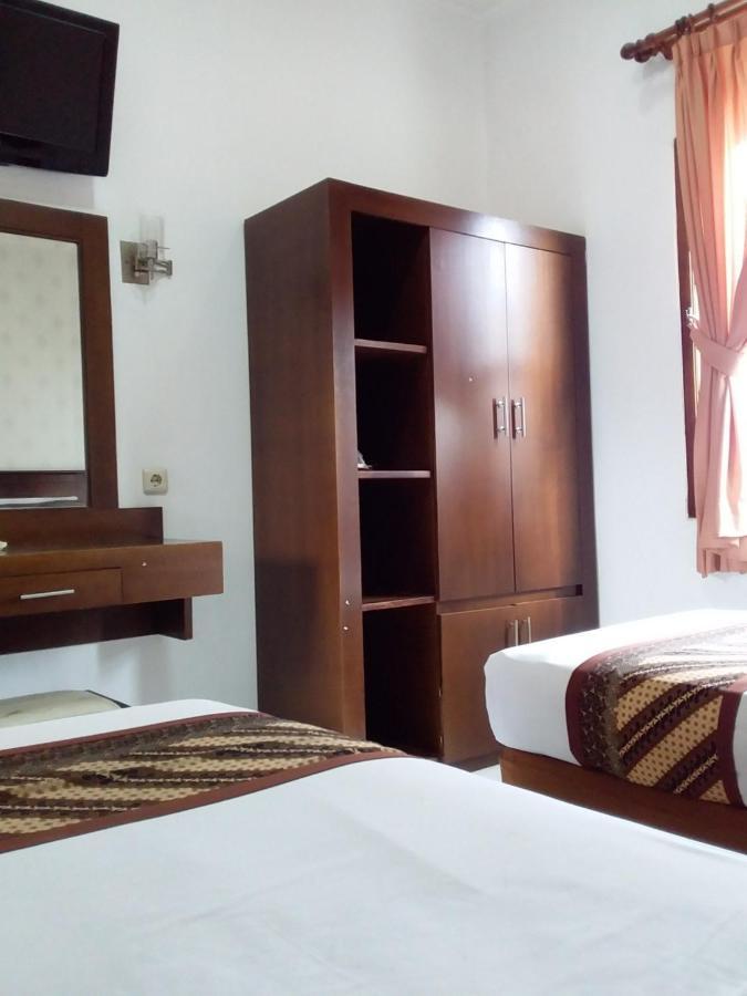 Malioboro Inn Hotel Yogyakarta Exterior photo