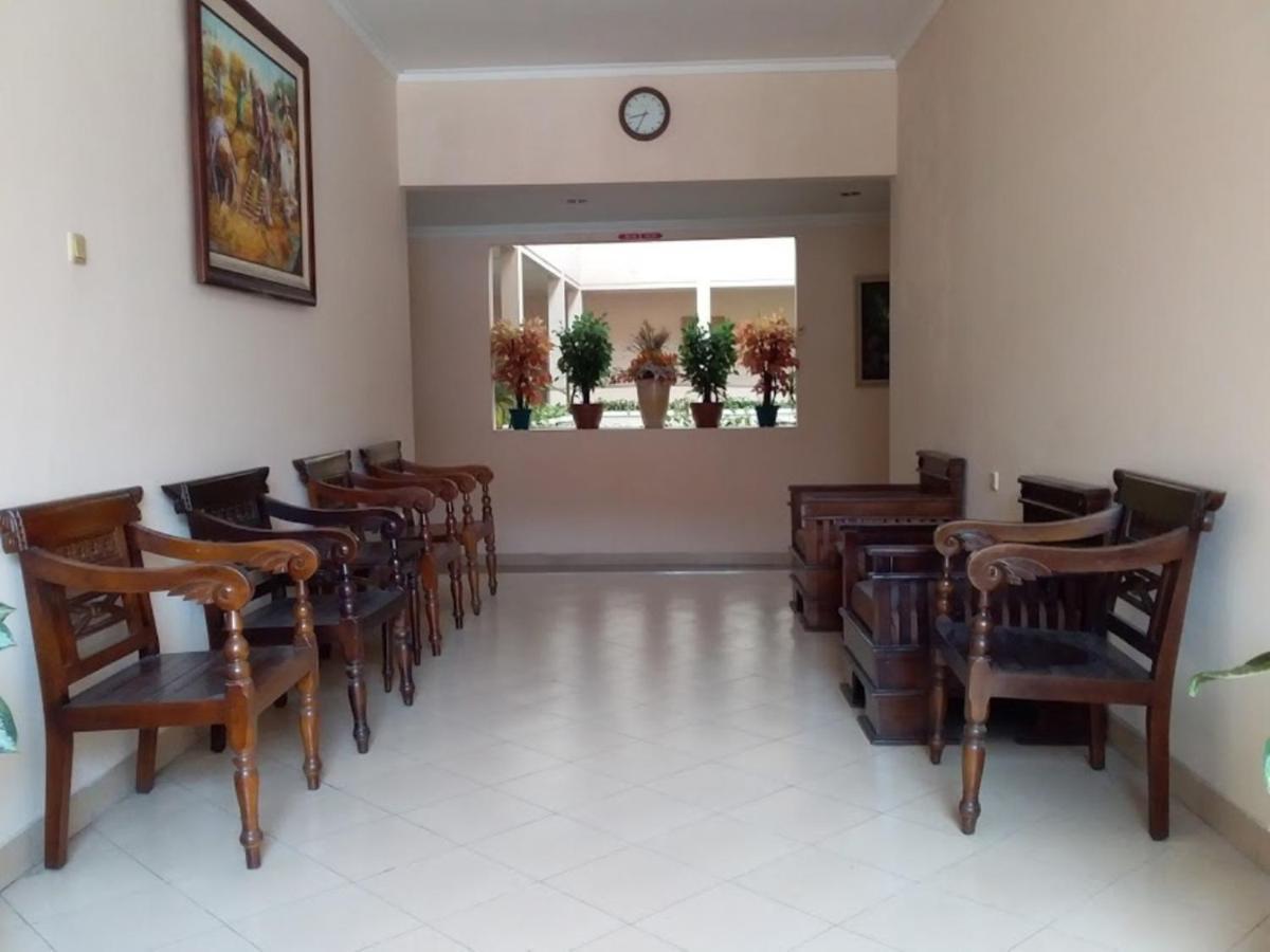 Malioboro Inn Hotel Yogyakarta Exterior photo