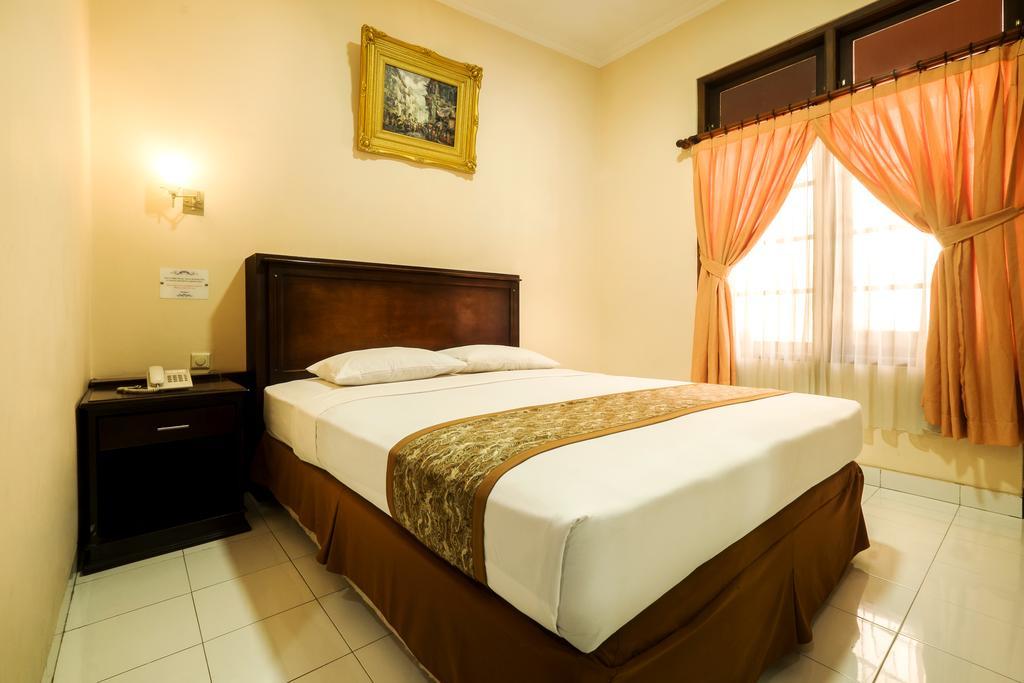 Malioboro Inn Hotel Yogyakarta Exterior photo